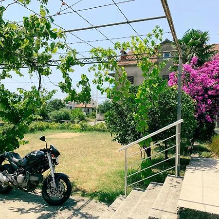 Peaceful, Cosy Tivat Guesthouse Екстериор снимка