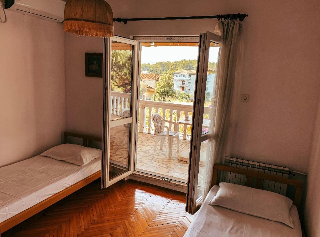 Peaceful, Cosy Tivat Guesthouse Екстериор снимка