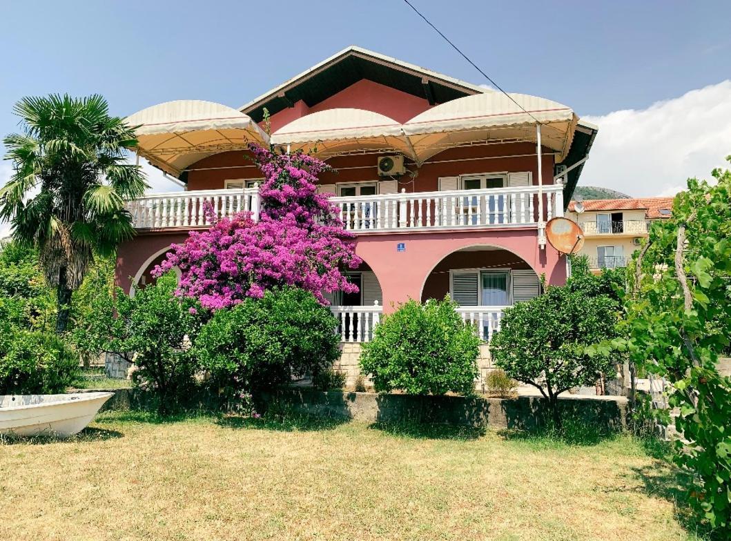 Peaceful, Cosy Tivat Guesthouse Екстериор снимка
