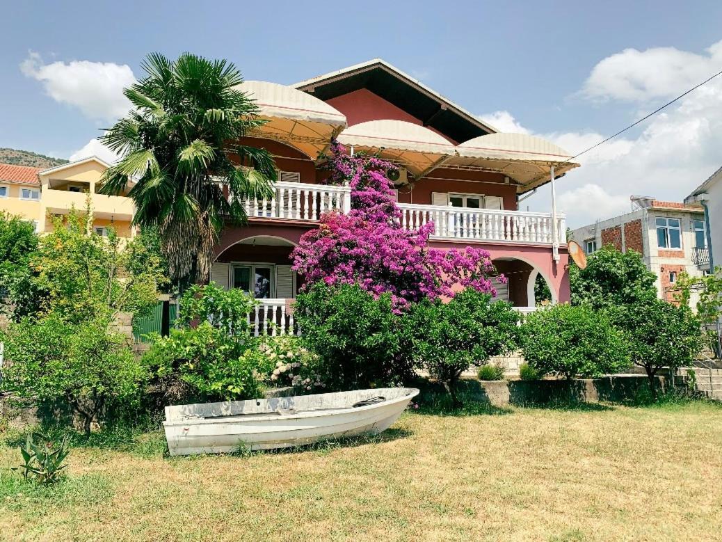 Peaceful, Cosy Tivat Guesthouse Екстериор снимка