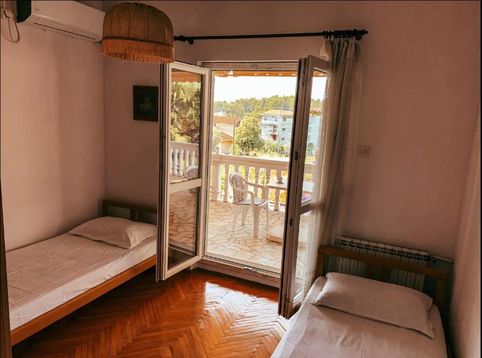 Peaceful, Cosy Tivat Guesthouse Екстериор снимка
