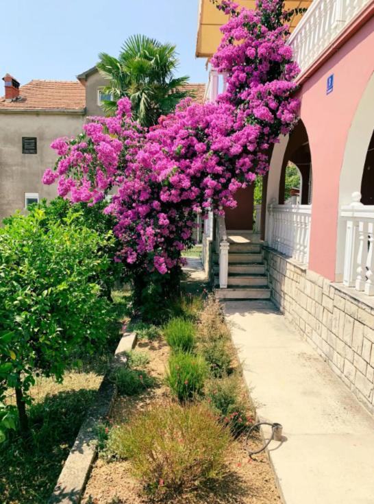 Peaceful, Cosy Tivat Guesthouse Екстериор снимка