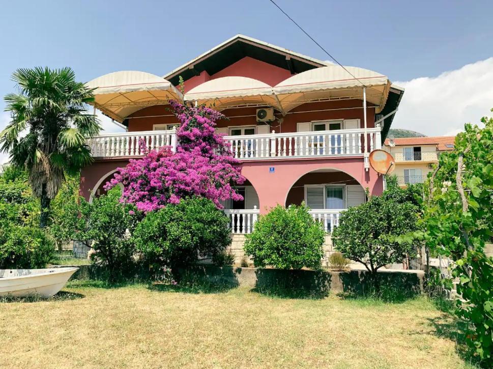 Peaceful, Cosy Tivat Guesthouse Екстериор снимка