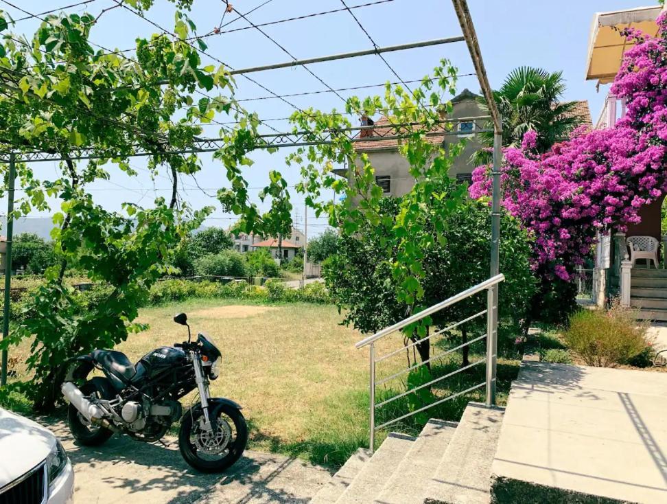 Peaceful, Cosy Tivat Guesthouse Екстериор снимка