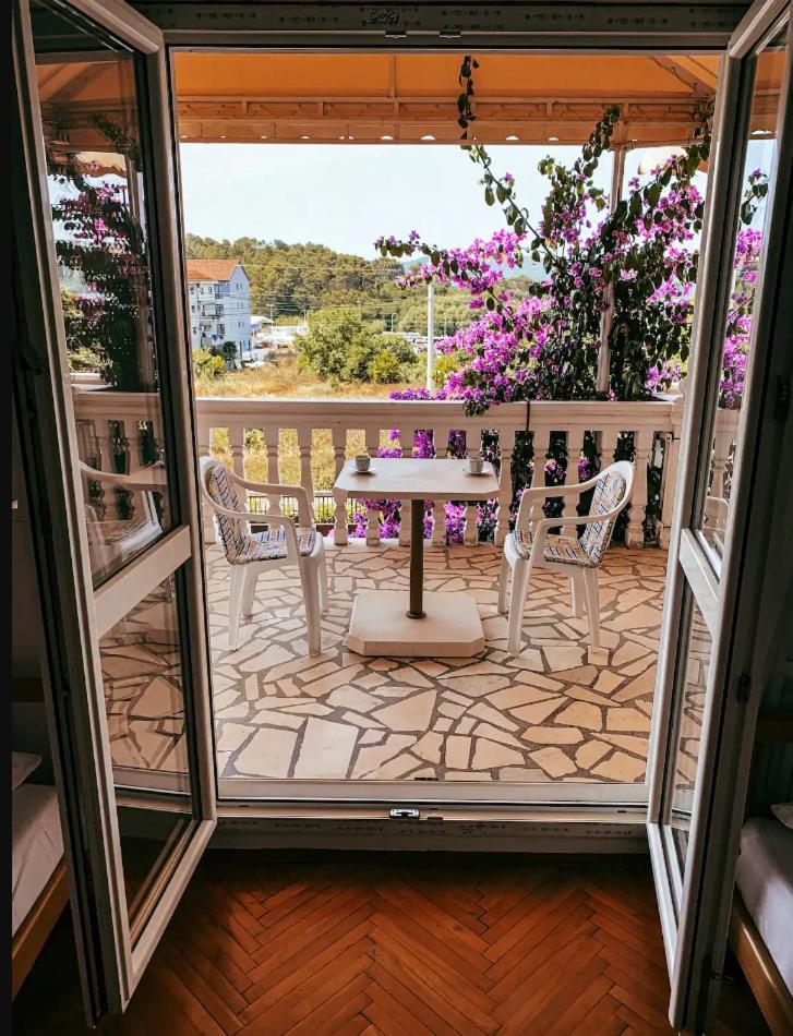 Peaceful, Cosy Tivat Guesthouse Екстериор снимка
