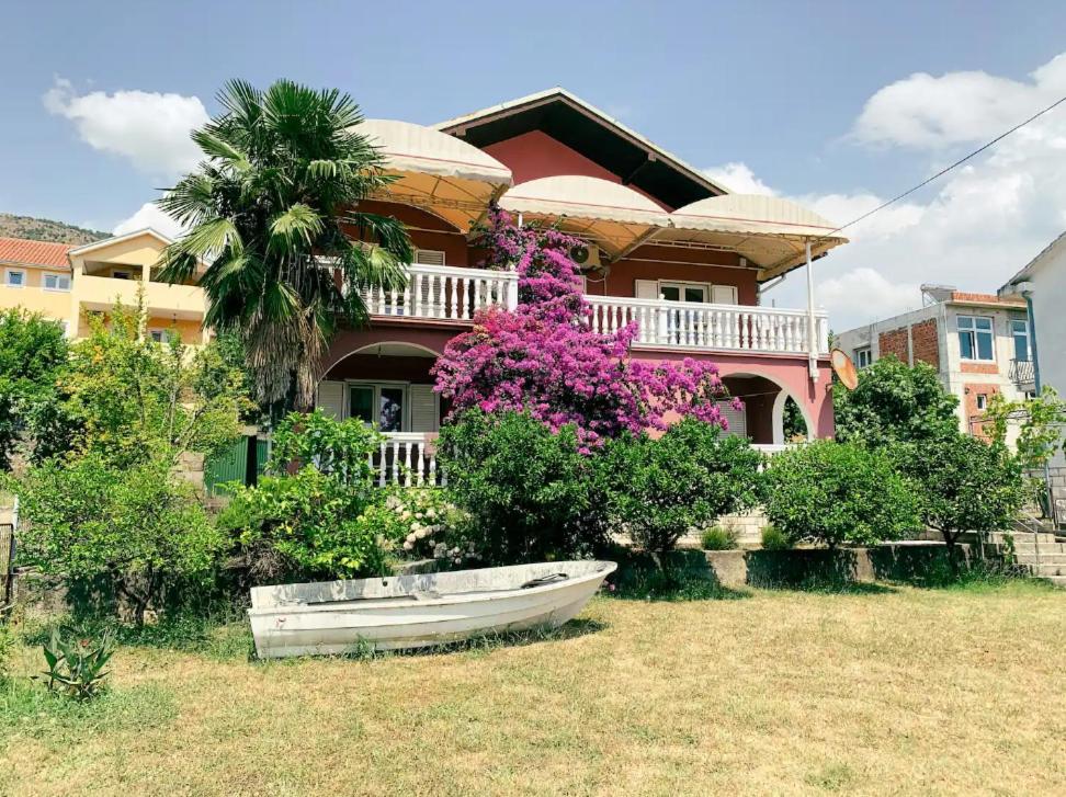 Peaceful, Cosy Tivat Guesthouse Екстериор снимка